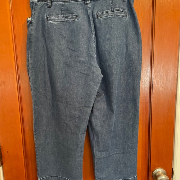 LL Bean Womens Classic Fit Denim Capri Pant Size 14 - Picture 5 of 10